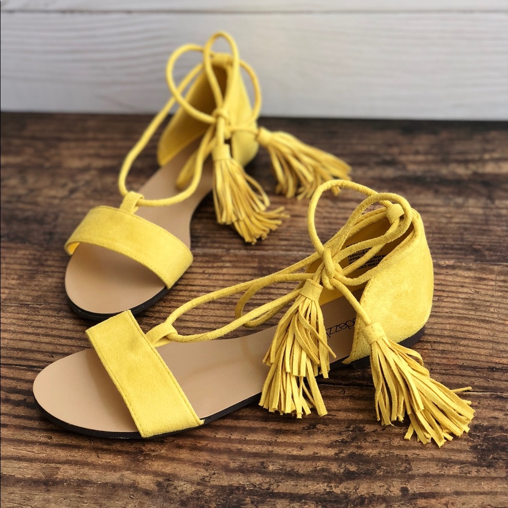 Just Fab Parisa Sandals Yellow Size 7 NWOT